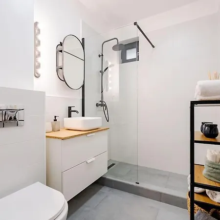 Downtown Scandinavian Igloo With Jacuzzi&terrace Apartment Bucharest