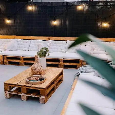 Downtown Scandinavian Igloo With Jacuzzi&terrace Bucharest
