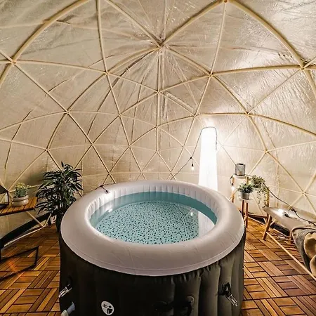 Downtown Scandinavian Igloo With Jacuzzi&terrace Bucharest
